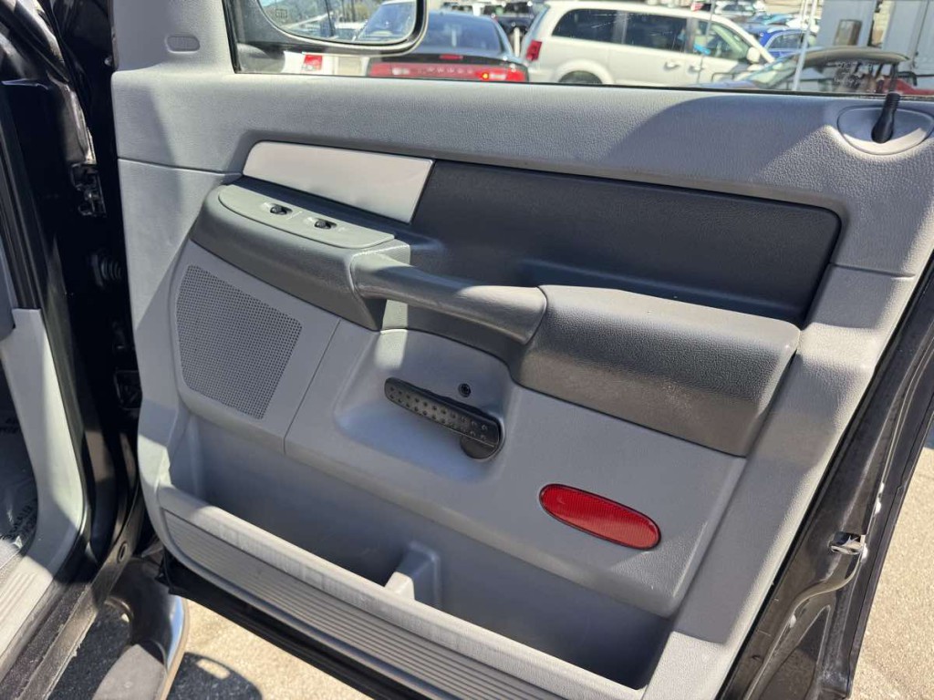 2007 Dodge Ram 1500 Image 12