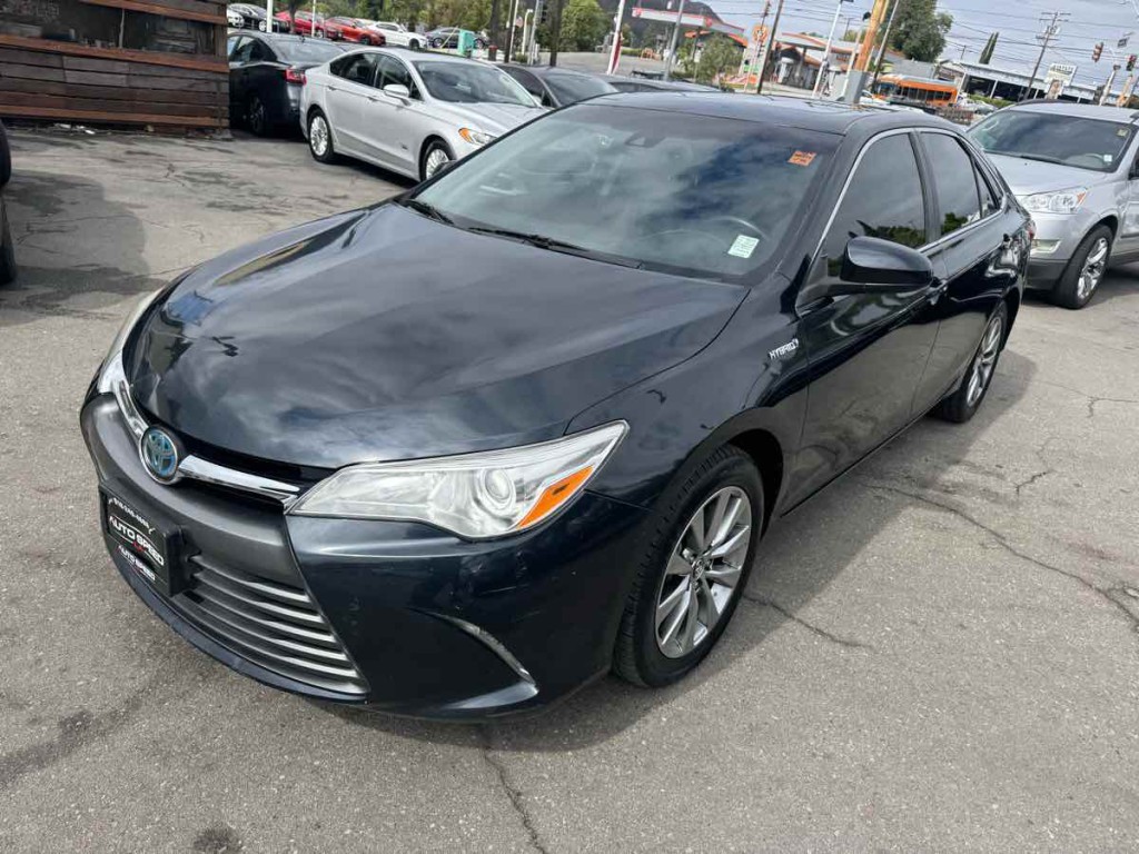 2017 Toyota Camry Image 3