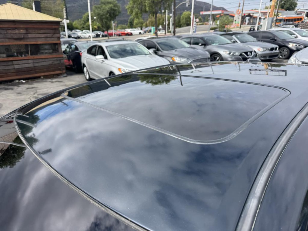 2017 Toyota Camry Image 6