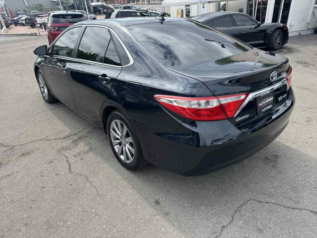 2017 Toyota Camry Image 7