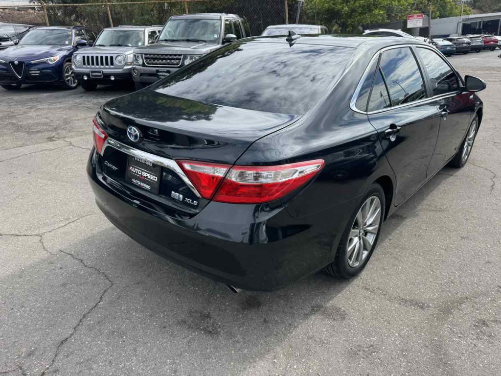 2017 Toyota Camry Image 9