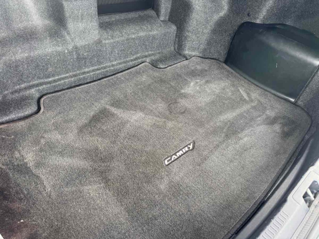 2017 Toyota Camry Image 20