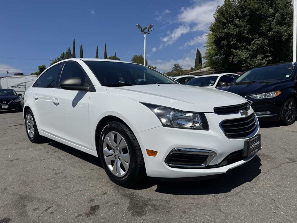 2015 Chevrolet Cruze Image 1