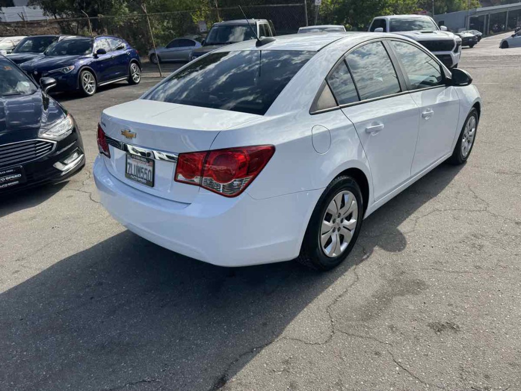 2015 Chevrolet Cruze Image 5