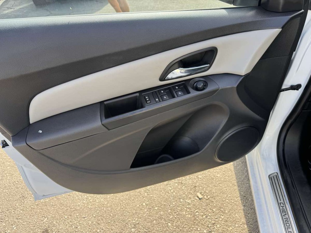2015 Chevrolet Cruze Image 9