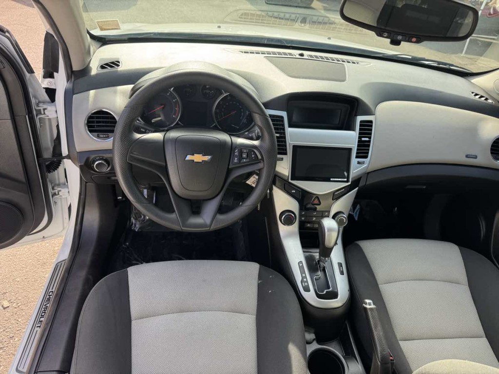 2015 Chevrolet Cruze Image 11