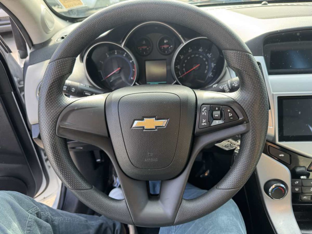 2015 Chevrolet Cruze Image 12