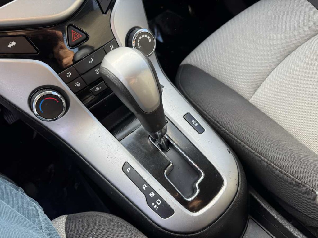 2015 Chevrolet Cruze Image 14