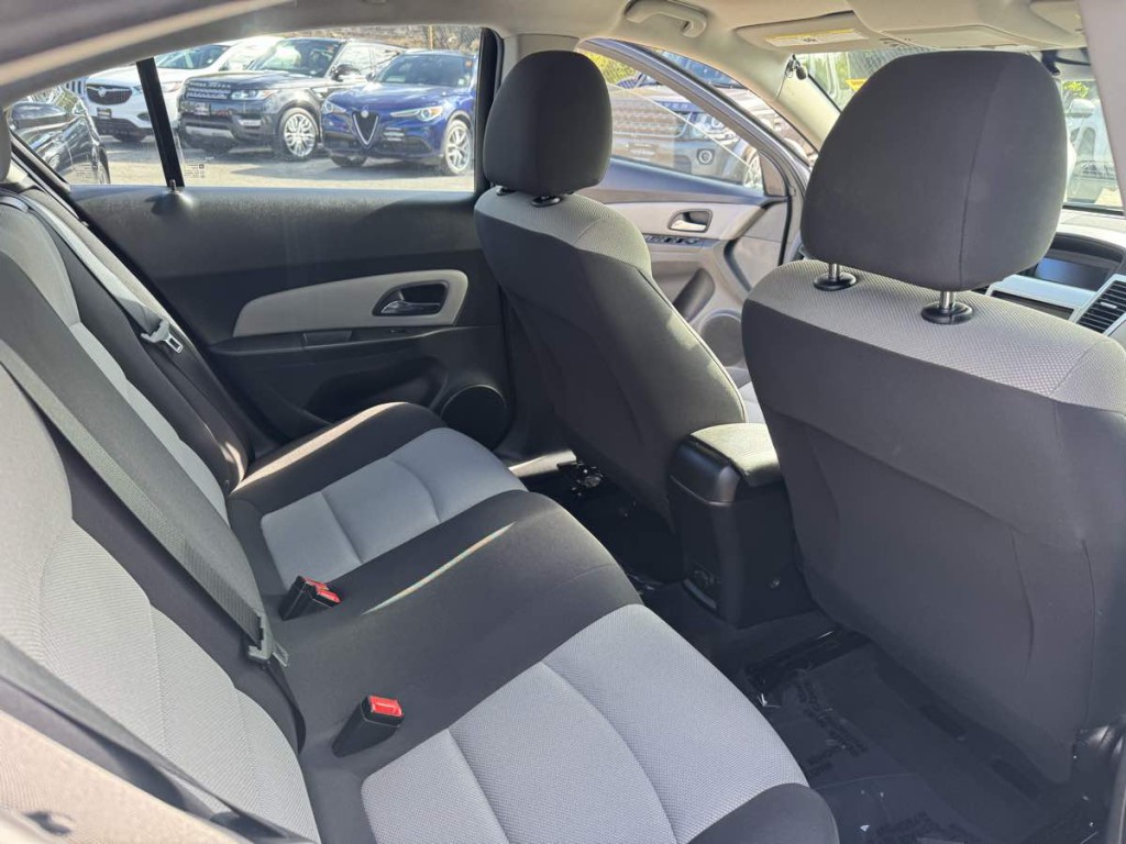 2015 Chevrolet Cruze Image 17