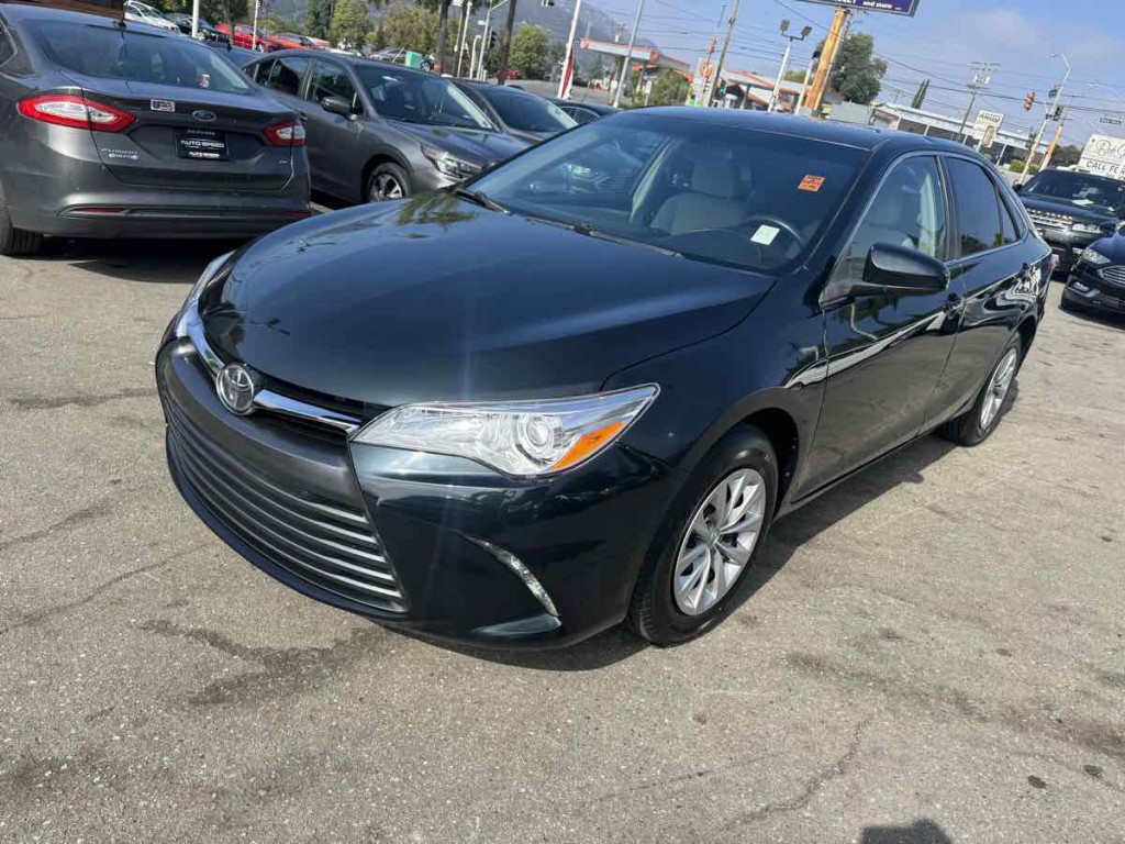 2016 Toyota Camry Image 3
