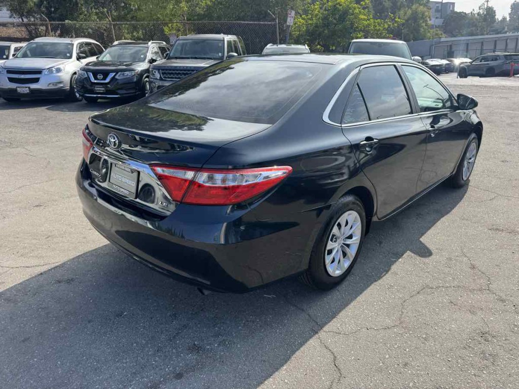 2016 Toyota Camry Image 6