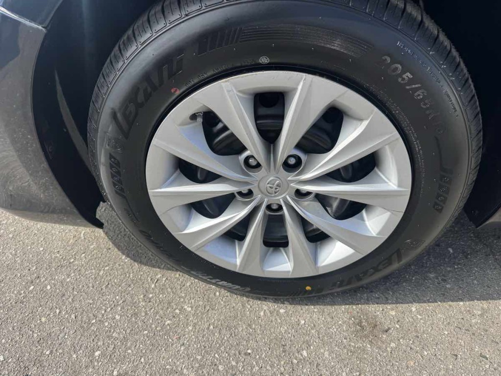 2016 Toyota Camry Image 7