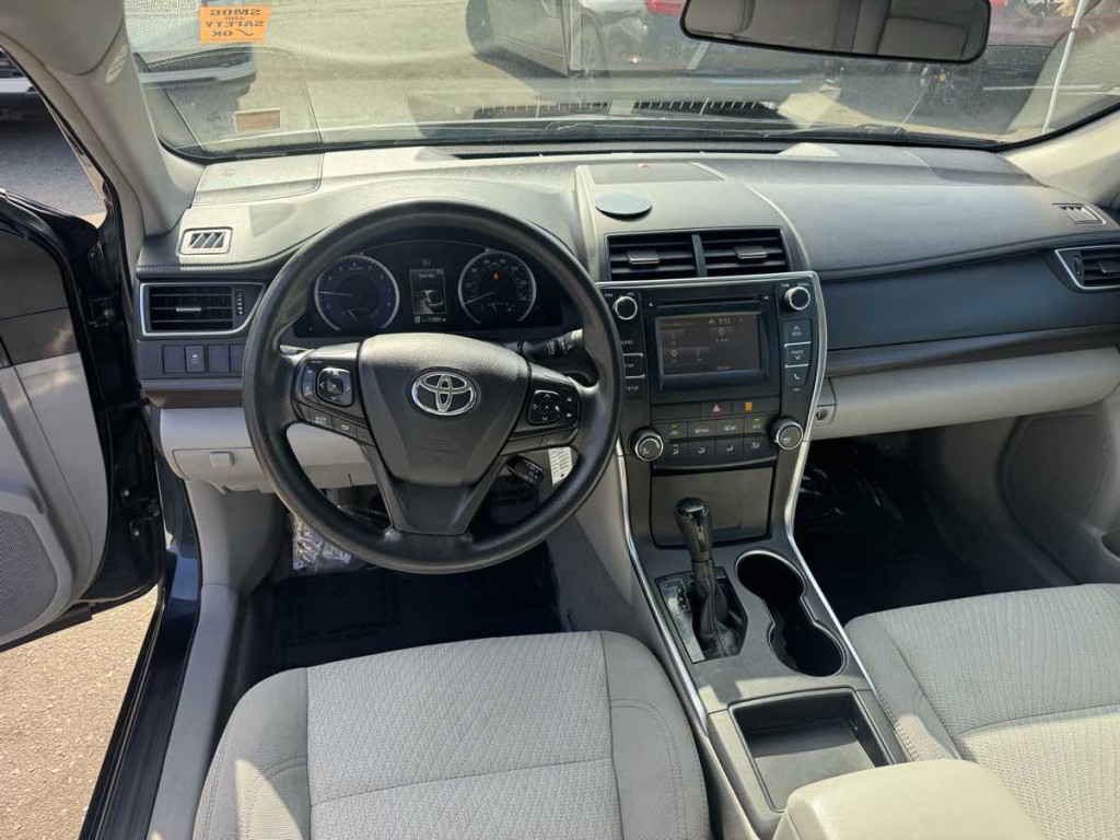 2016 Toyota Camry Image 10