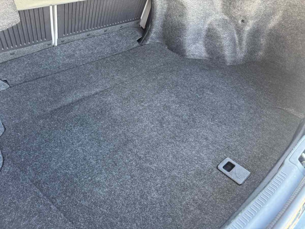 2016 Toyota Camry Image 17