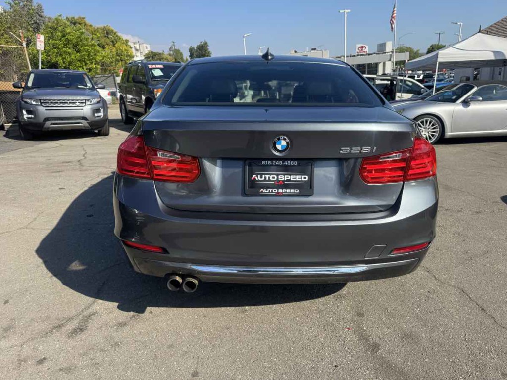 2012 BMW 3 Series Image 5