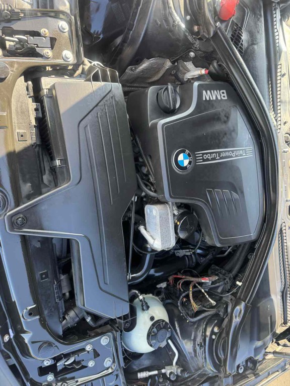 2012 BMW 3 Series Image 7