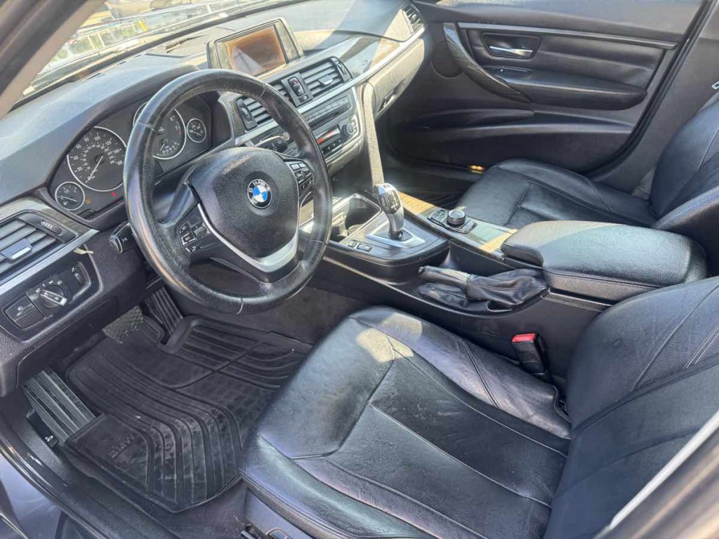 2012 BMW 3 Series Image 14