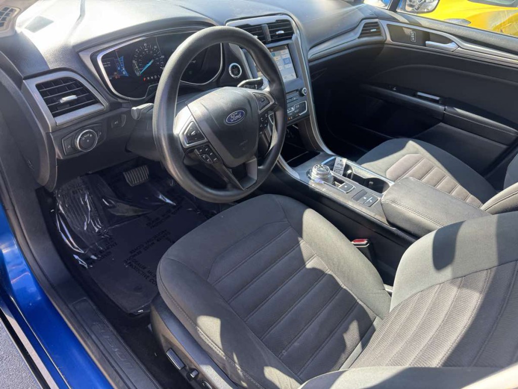 2017 Ford Fusion Image 8