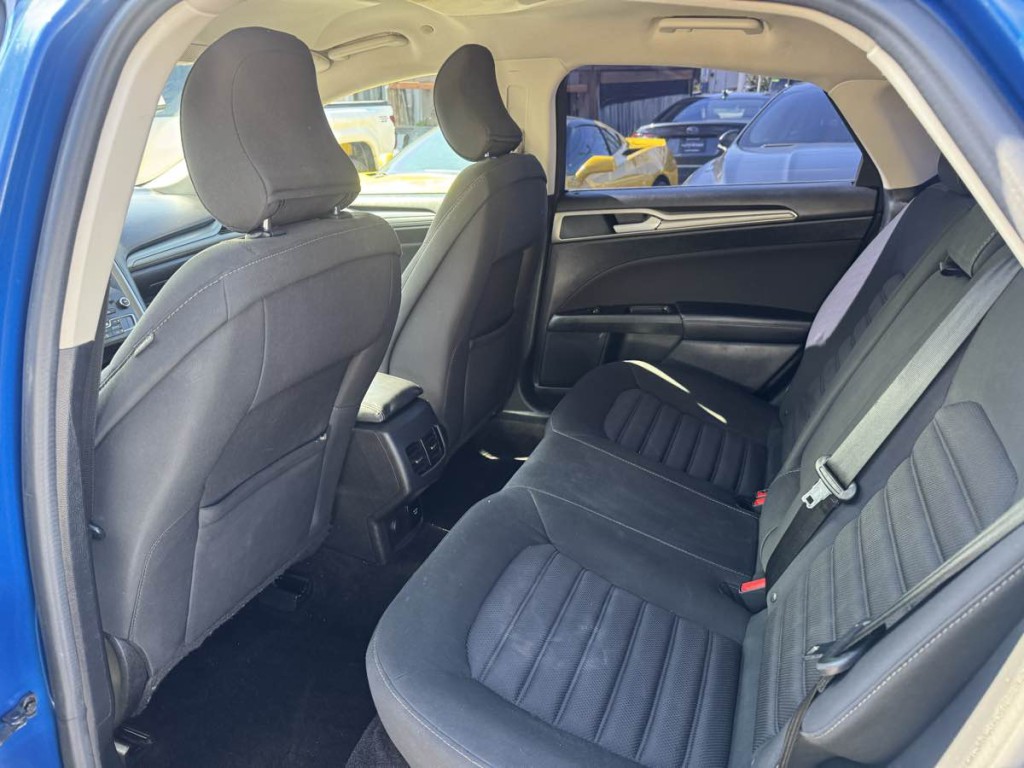 2017 Ford Fusion Image 9