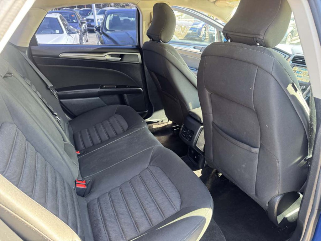 2017 Ford Fusion Image 11