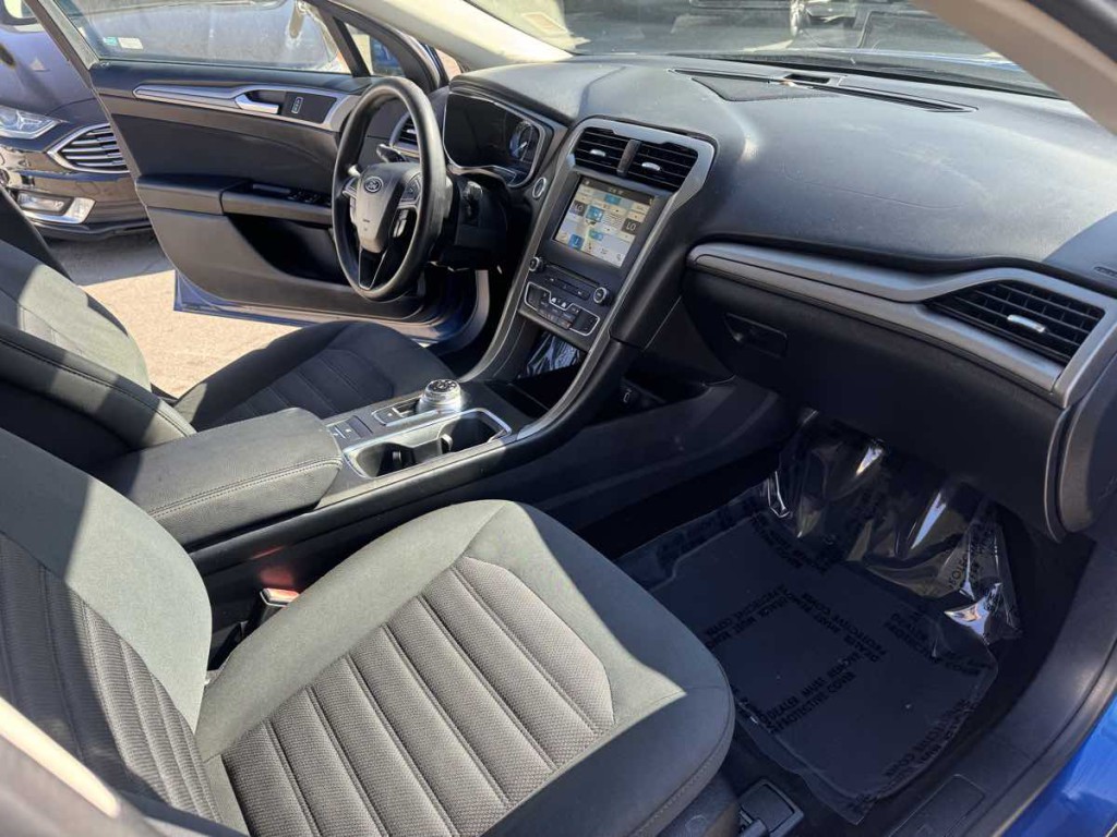 2017 Ford Fusion Image 12