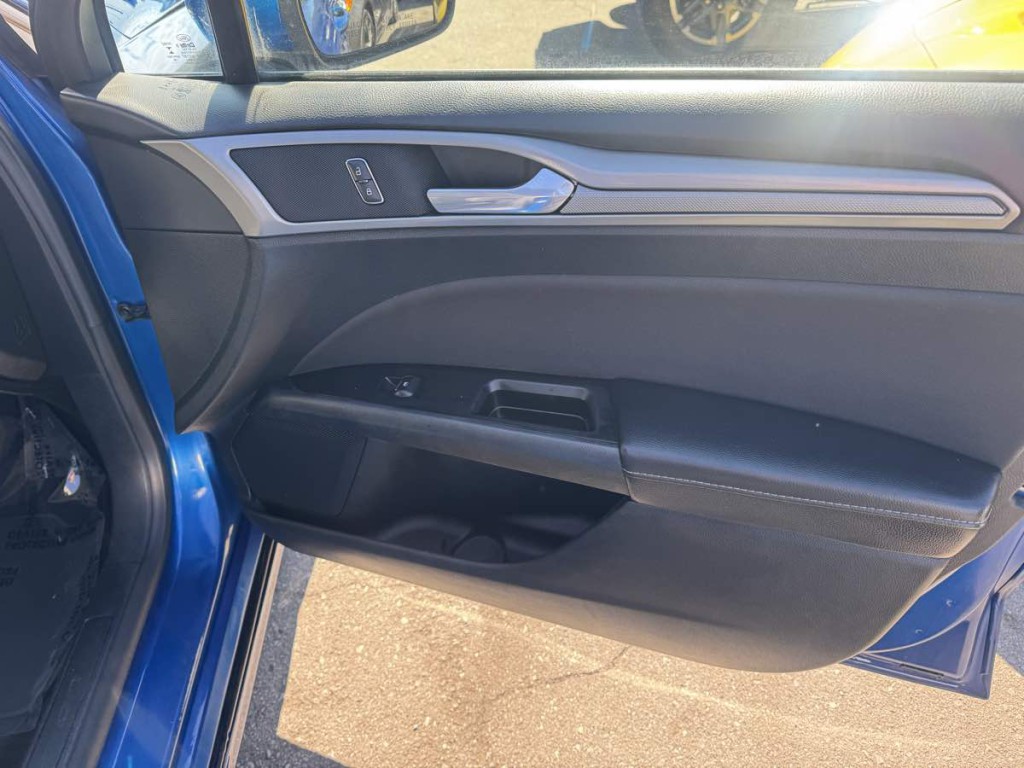 2017 Ford Fusion Image 13