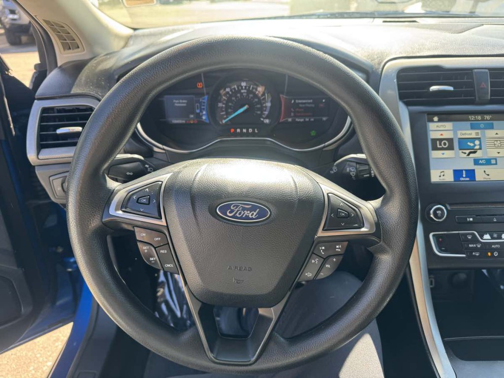 2017 Ford Fusion Image 16