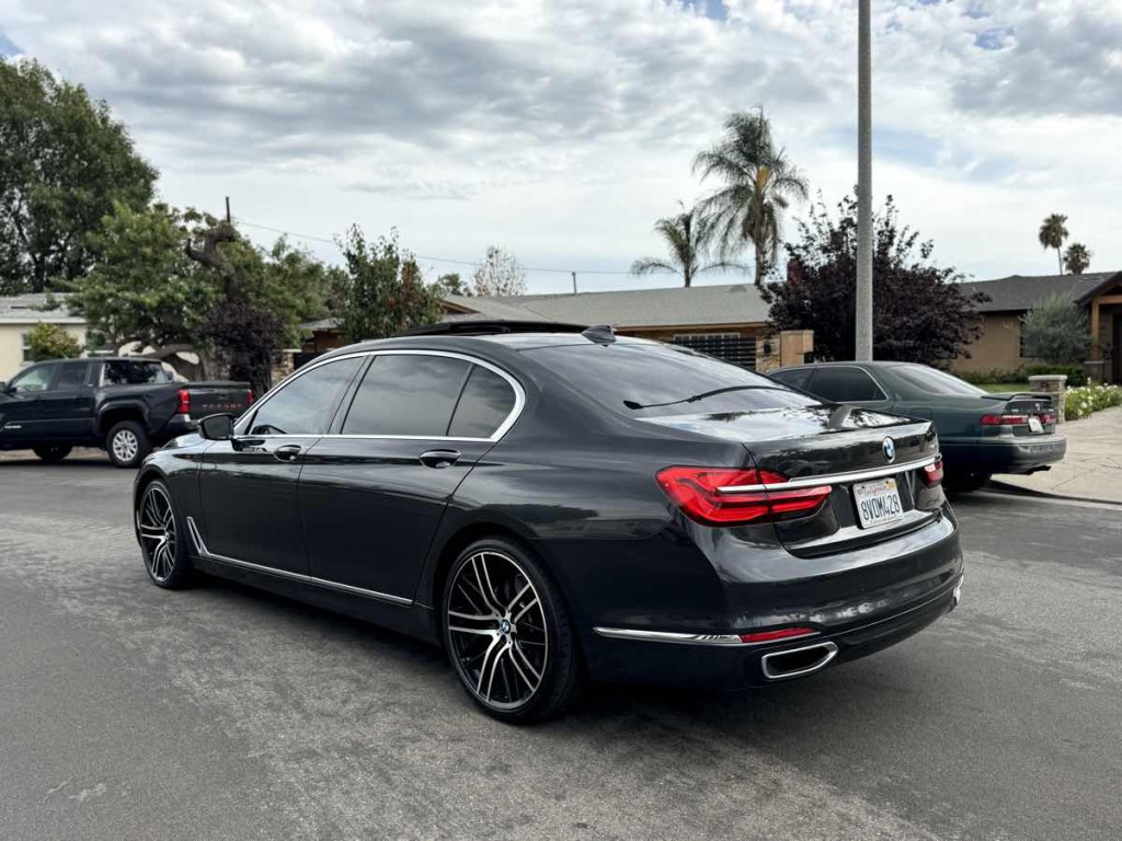 2016 BMW 7 Series Image 5