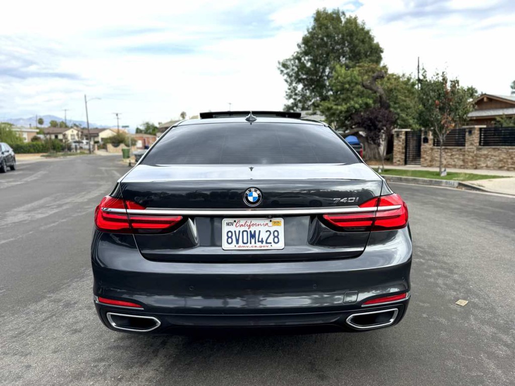 2016 BMW 7 Series Image 6