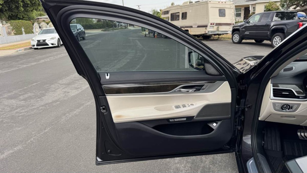 2016 BMW 7 Series Image 9
