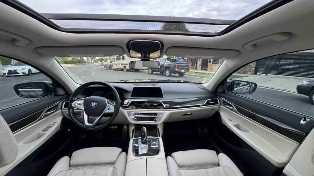 2016 BMW 7 Series Image 13