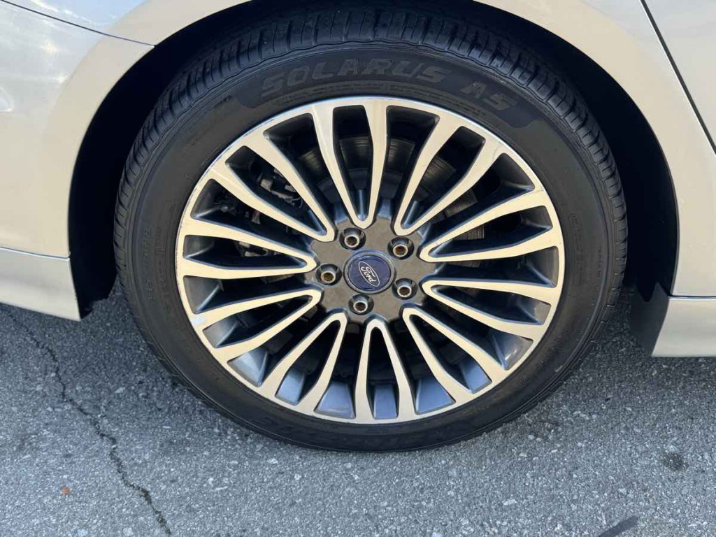 2017 Ford Fusion Image 10