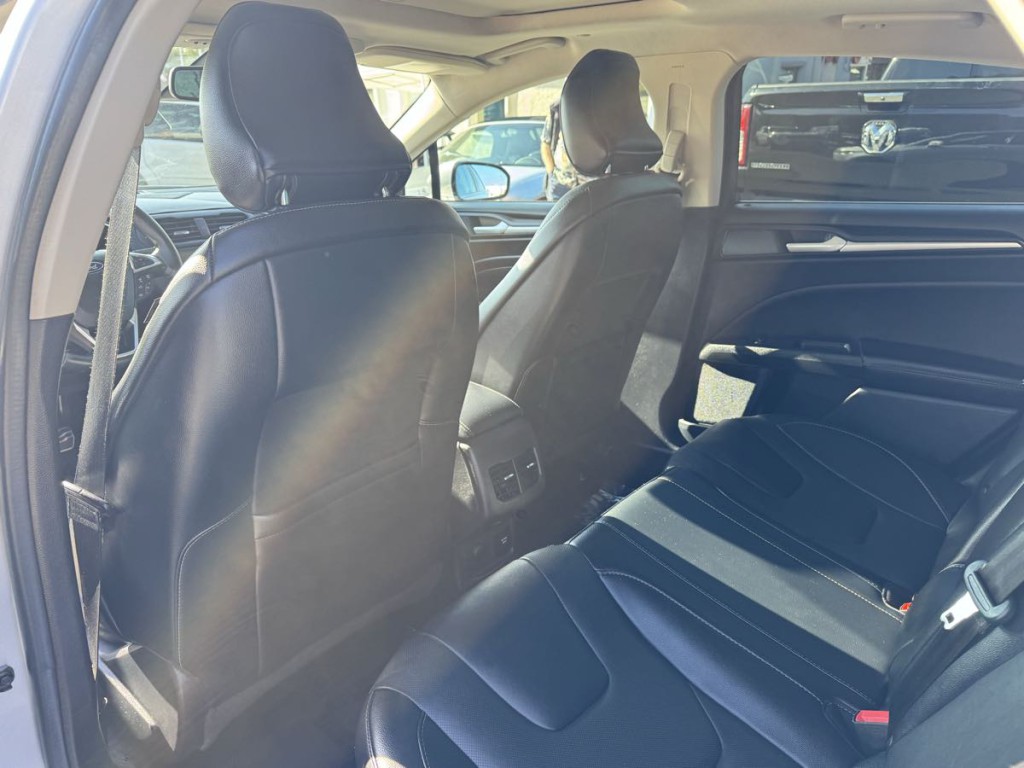2017 Ford Fusion Image 12