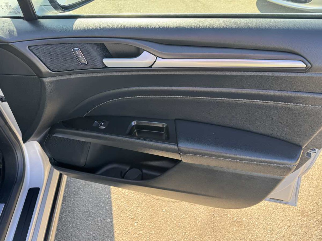 2017 Ford Fusion Image 15