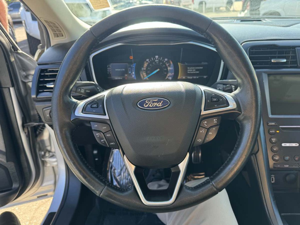 2017 Ford Fusion Image 16