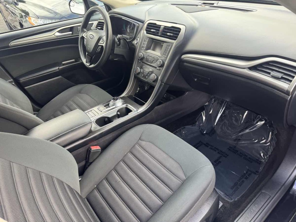 2018 Ford Fusion Image 16