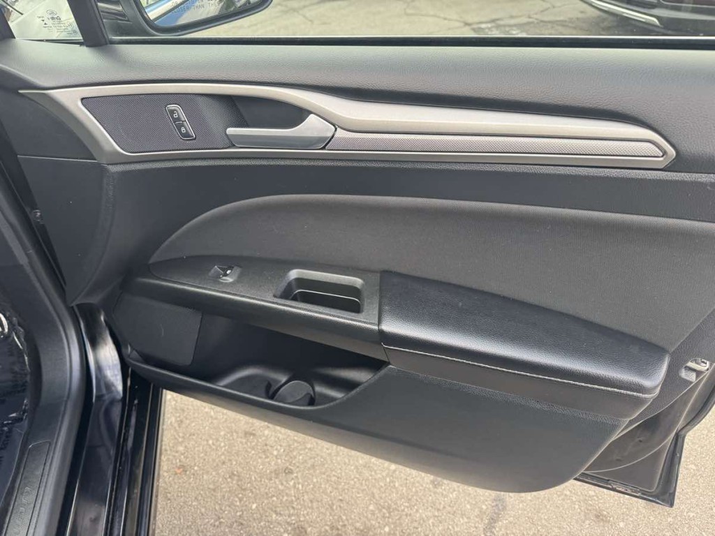 2018 Ford Fusion Image 17