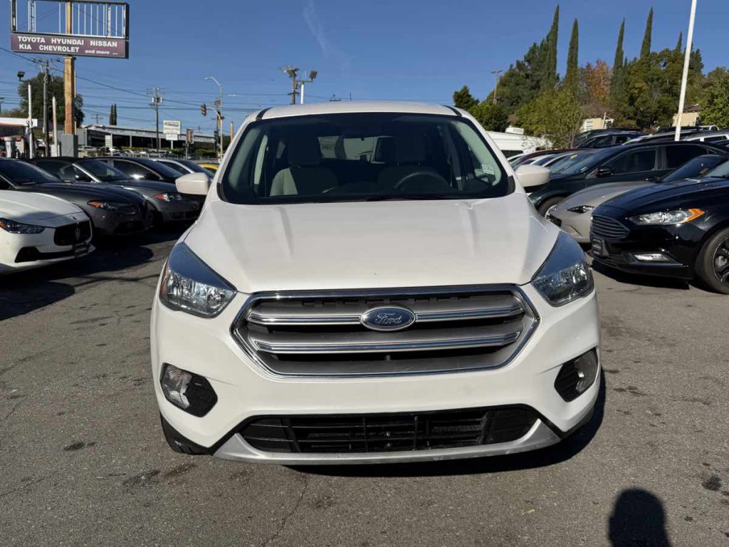 2017 Ford Escape Image 2