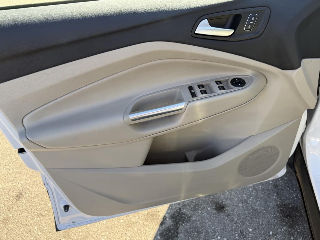 2017 Ford Escape Image 8