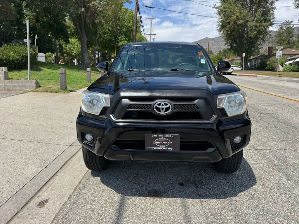 2013 Toyota Tacoma Image 2