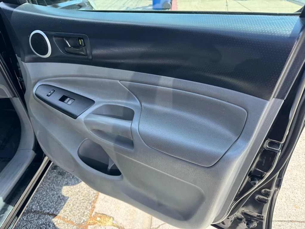 2013 Toyota Tacoma Image 16