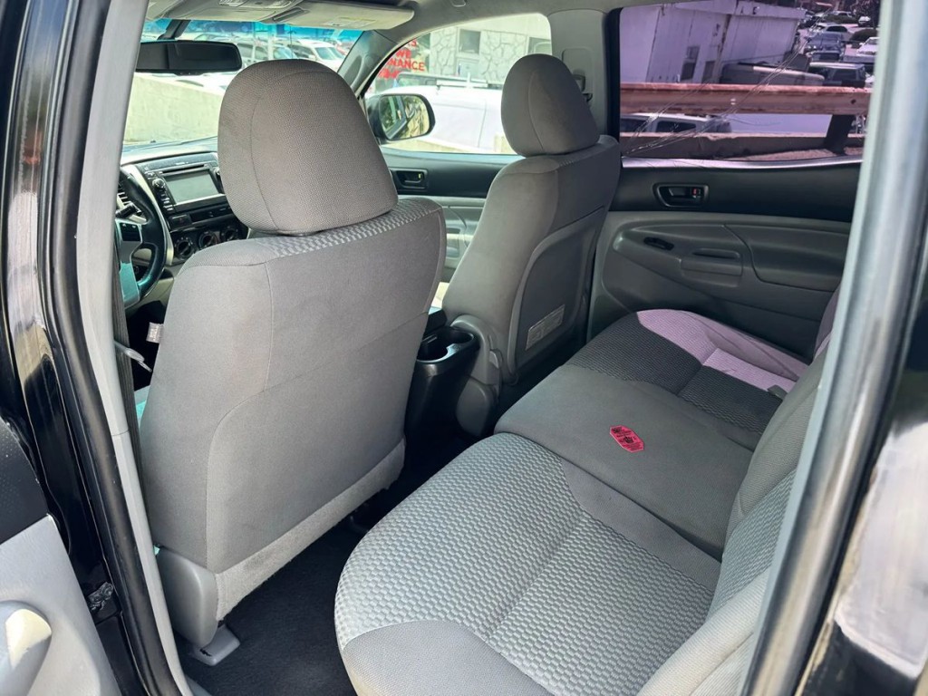 2013 Toyota Tacoma Image 18