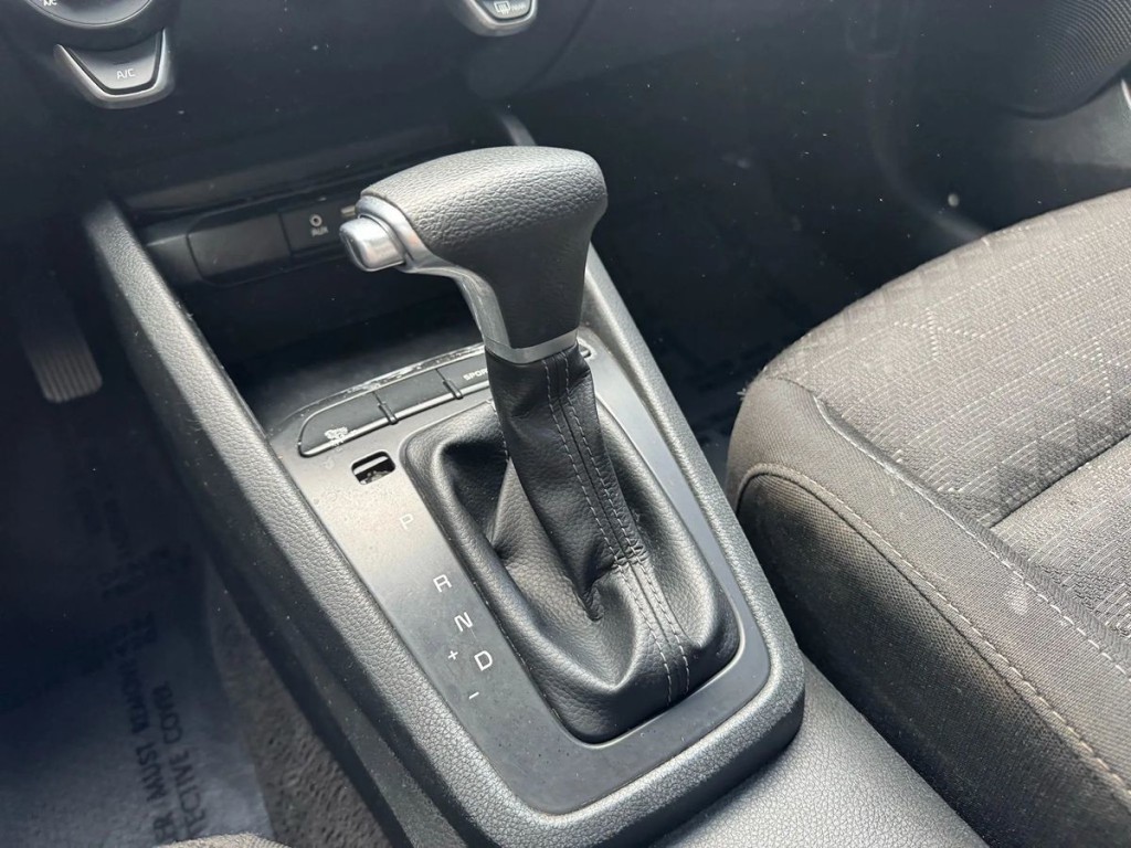 2018 Kia Rio Image 11
