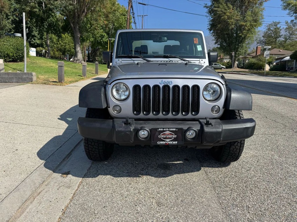 2016 Jeep Wrangler Image 2