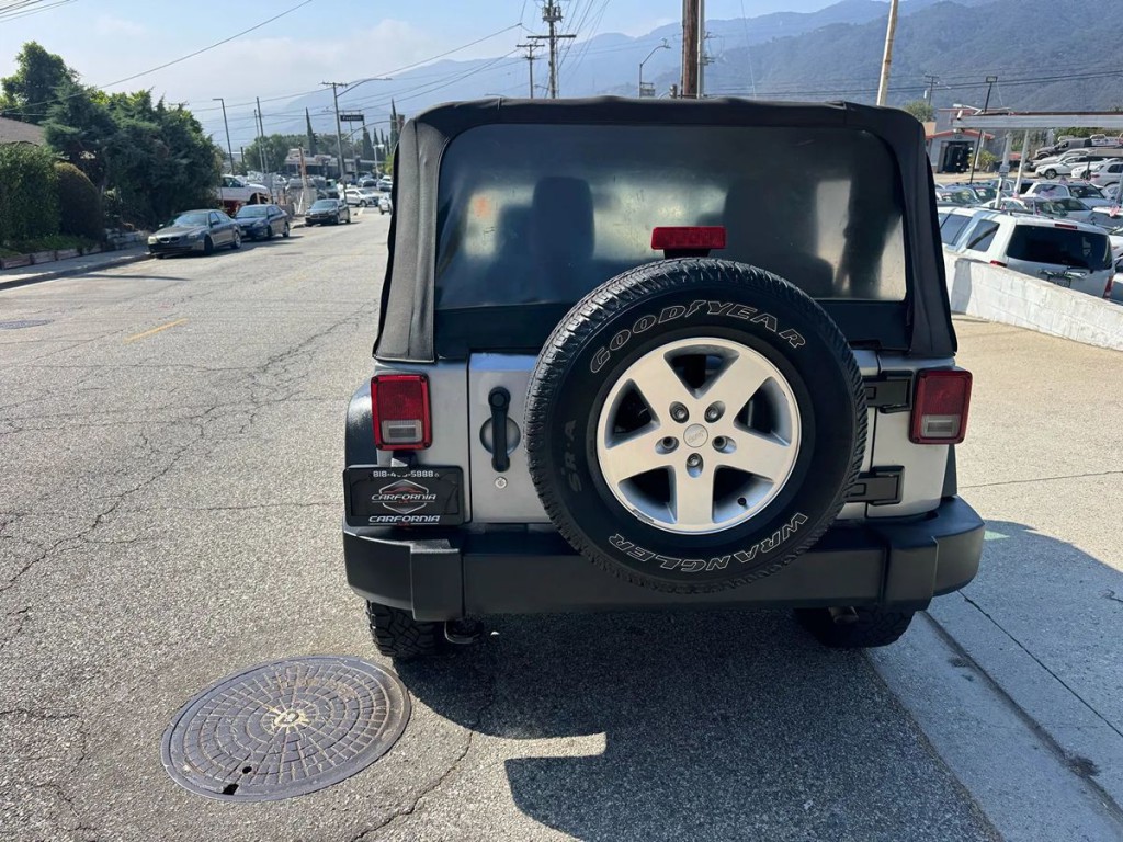 2016 Jeep Wrangler Image 5