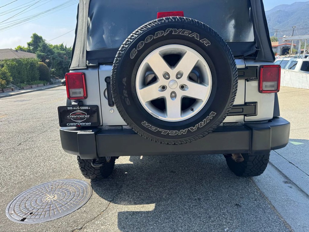 2016 Jeep Wrangler Image 6