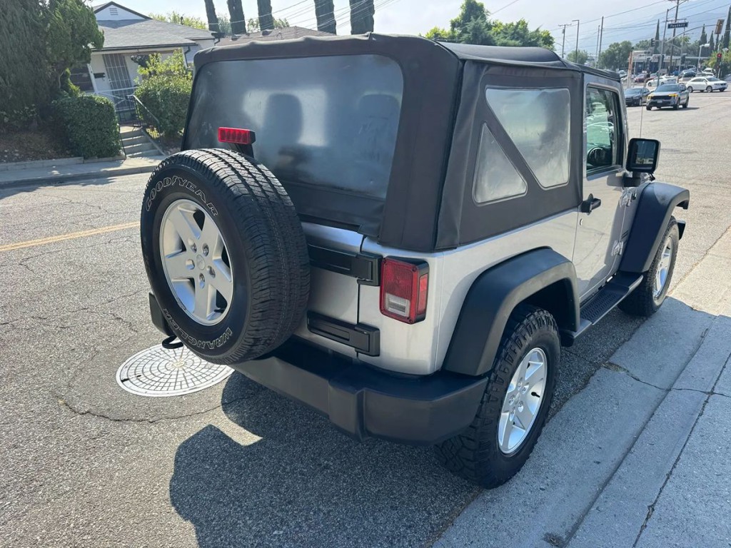 2016 Jeep Wrangler Image 7