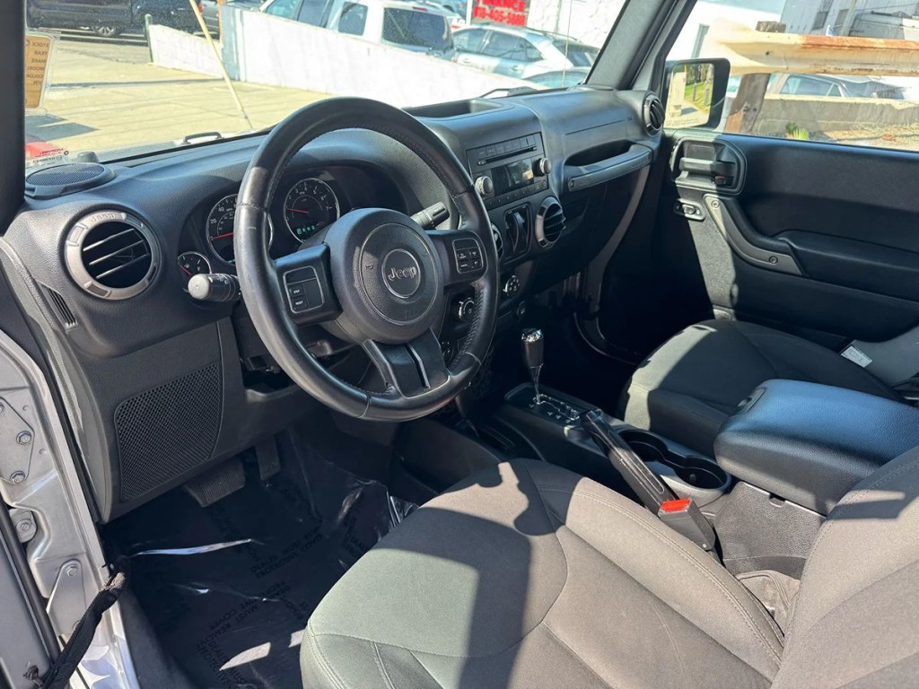 2016 Jeep Wrangler Image 8