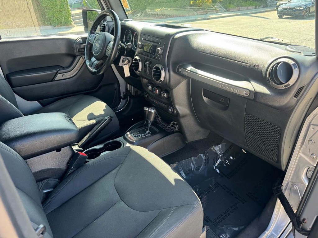 2016 Jeep Wrangler Image 10