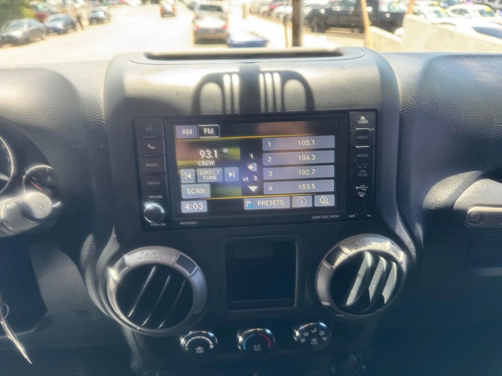 2014 Jeep Wrangler Unlimited Image 16